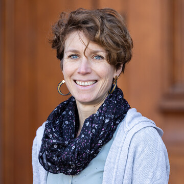 Dr. Claudia Eckhardt-Kamps